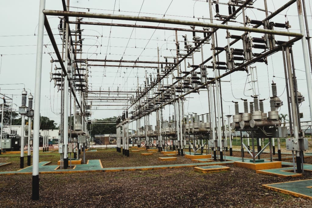 Industrial manufacturing facility and production environment